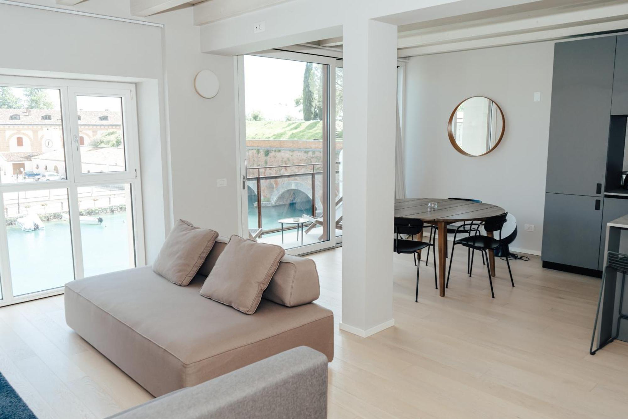 פסקיארה דל גארדה C House Rooms Lake מראה חיצוני תמונה