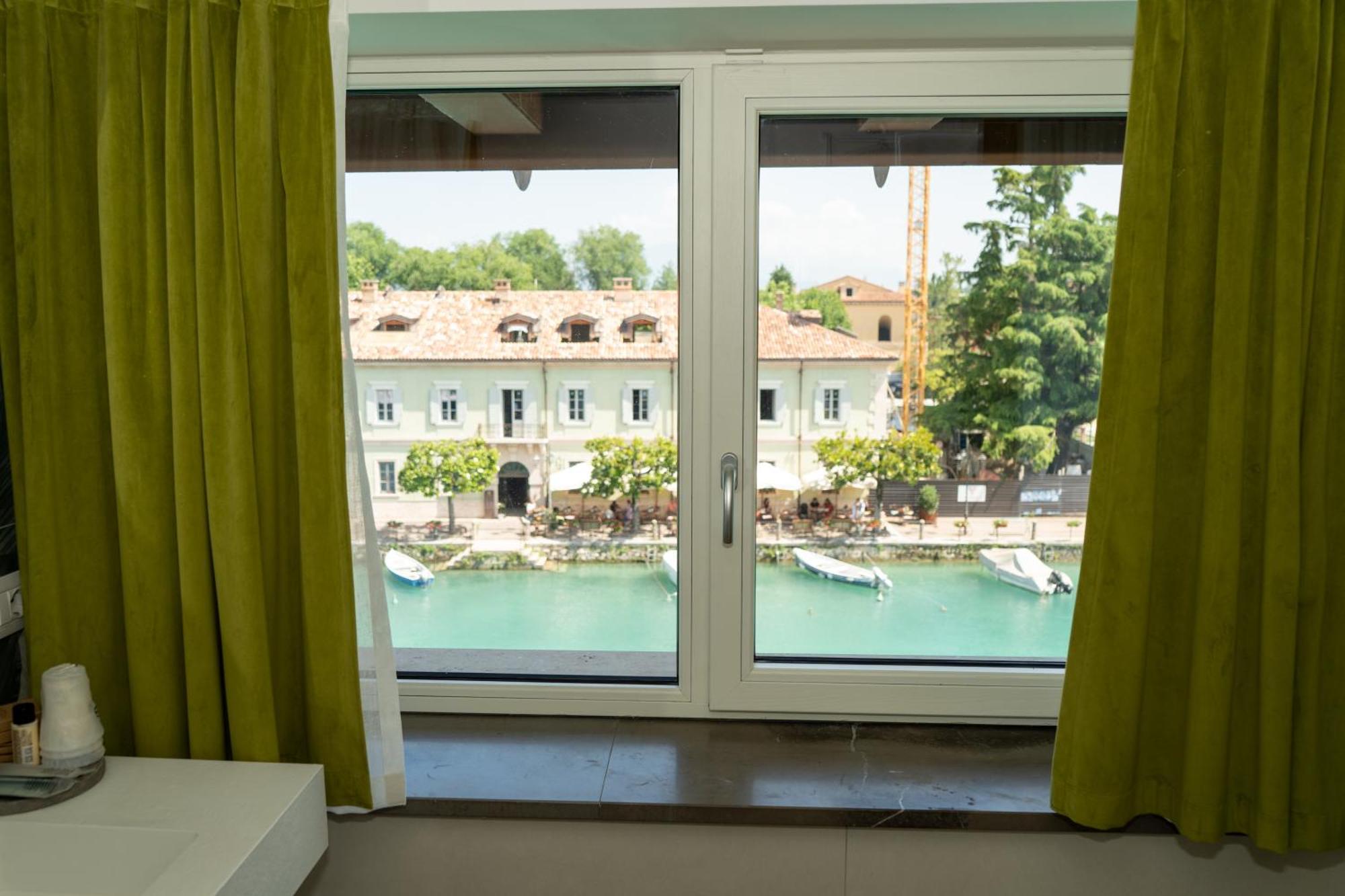 פסקיארה דל גארדה C House Rooms Lake מראה חיצוני תמונה